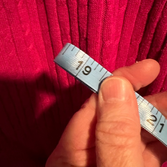 Tommy Hilfiger magenta v-neck sweater. Size Large. - Picture 6 of 9